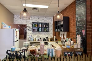 LEASEHOLD - Muddy Waters Cafe, Wangaratta VIC - 1P0568