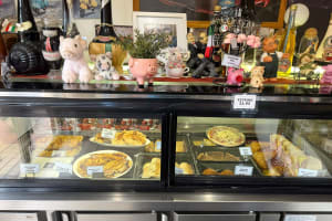 LEASEHOLD - Italian Pizzeria, Howlong NSW - 1P0599