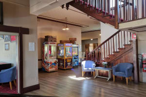 VACANT POSSESSION LEASEHOLD - Royal Hotel, Corowa NSW - 1P0527