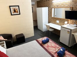 SMALL EASILY MANAGED, TRAMWAY MOTEL - 2086ML