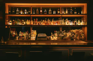 BOUTIQUE BAR & RESTAURANT