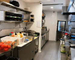 Food Court Chicken Takeaway – Sydney CBD, NSW