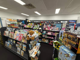 Well-maintained family news/lotto – easily run by a single person