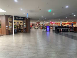 Barber Shop 5 Chairs WIWO operating under management