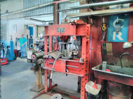 Enzed (Burdekin). Franchise Business.  Retail Store and Manufacturing.