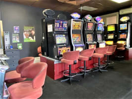 Commercial Hotel in Morgan - Lease