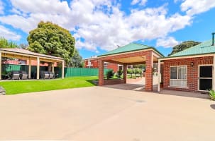 UNDER CONTRACT - Poachers Paradise Motel, Rutherglen VIC - 1P0523