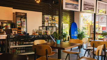 Popular Family-Friendly Restaurant in Prime Location