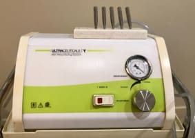 QUALITY, PEACEFUL, ELEGANT, & WELL ESTABLISHED SALON