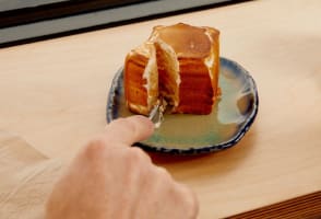 Profitable Small-Batch Bakery/Cake/Cafe Tkg.$15,000 p/w! (Our Ref: V2094)