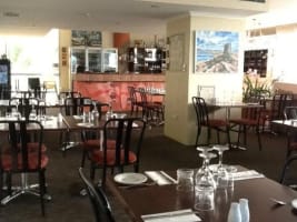 CARLA LUNA - ITALIAN RESTAURANT WITH FREEHOLD ACROSS FROM BEACH!