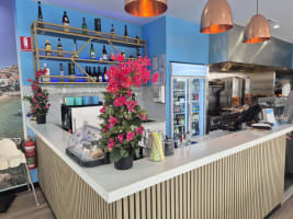 SENSATIONAL WATERFRONT RESTAURANT & BAR $150,000 FIT-OUT  CHATTEL SALE ONLY $79,000