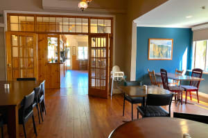 FREEHOLD - Whorouly Hotel, VIC - 1P0573