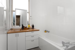 EXTRAORDINARY OPPORTUNITY RENOVATED 10 ROOM HOTEL & RESTAURANT, BAR & BOTTLESHOP