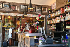 UNDER OFFER - Iddy Biddy Bar