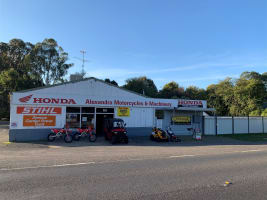 Stihl, Honda & more Dealership including full workshop & residence