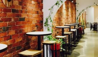 PRICE SIGNIFICANTLY REDUCED – PRIME GLENFERRIE ROAD HOSPITALITY OPPORTUNITY