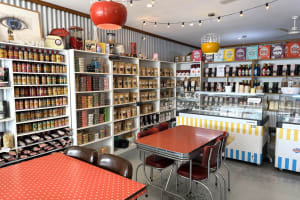 UNDER CONTRACT - King Valley Popcorn Cafe & Ice Creamery, Glenrowan - 1P0571