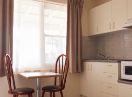 DUAL LEASEHOLD MOTEL OPPORTUNITY, NAROOMA NSW - 961ML