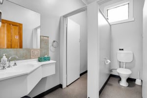 Profitable Iconic FHGC Bischoff 15 Room Hotel Waratah Tas $1mill+ T/O Growth Potential 10% ROI