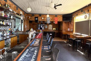 LEASEHOLD - Glenrowan Hotel, VIC - 1P0575