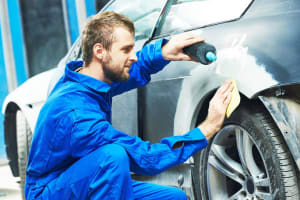 AUTO PANEL BEATERS SMASH REPAIR WORKSHOP JUST OFF FREEWAY