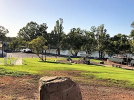 Commercial Hotel in Morgan - Lease