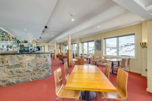 Refurbished Snowy Mountains Inn - Guthega Inn, Kosciuszko National Park