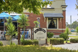 UNDER CONTRACT - The Old Bank Cafe Restaurant, Tocumwal NSW - 1P0512