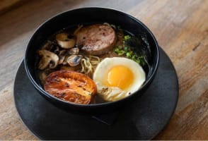 Iconic Inner North East Cafe taking $25,000 p/w (Our Ref: V2114)