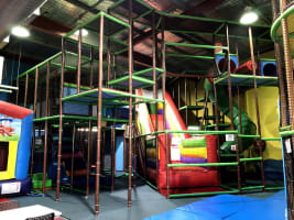 Lollipops Playland and Cafe Springwood Indoor Playcentre / Playground