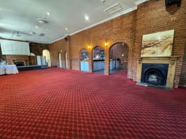 Port & Wine Seaside Hotel in historic Port Adelaide - Lease
