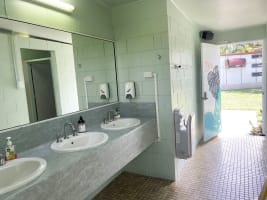 Far North Queensland Coastal Tropical Caravan Tourist Park - 896CPF