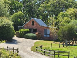 HOLIDAY COTTAGES, COASTAL, MOTEL