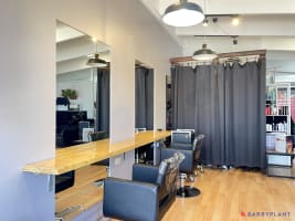 Thriving Hair Salon in Prime Cowes Location – Excellent Opportunity!