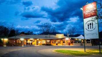 Settlers Tavern – Leasehold Opportunity including drive-through bottle shop