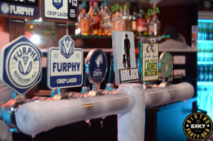 Night club / Pub with full commercial kitchen / Must be sold - Put in an Offer!