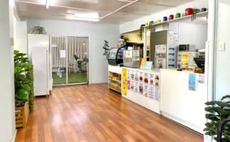 Thriving Outback Café & Gift Shop (+ Freehold Building*)