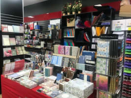 PREMIUM GLADSTONE SHOPPING CENTRE NEWS/TATTS AGENCY BUSINESS FOR SALE