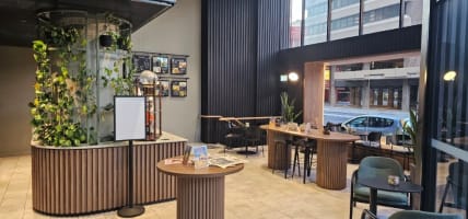 5 DAY BEAN BAR ESPRESSO FRANCHISE TRANSITIONING INTO PICOLO ME FRANCHISE FLINDERS STREET GROUND F...