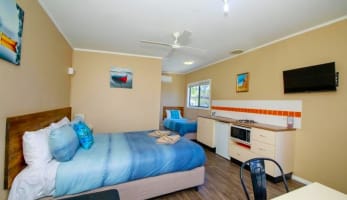 LEASEHOLD - BIG 4 Cabin Park Hay, NSW - 1P0183