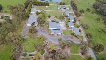 Phillip Island – Resort & Café with Growth Potential