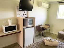 Established Freehold Motel with Highway Exposure and Expansion Potential – 566MF