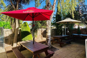 Queen's Head Hotel - Now Priced to Sell at $99,000