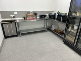 Hb47zyzczxbd3uncho7j