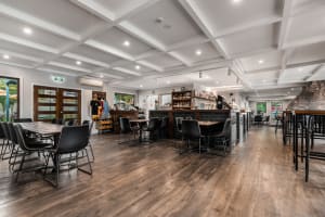 RARE FREEHOLD HOSPITALITY OPPORTUNITY IN ORANGE’S GROWING EASTERN CORRIDOR - 153HF