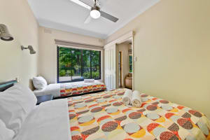 FREEHOLD GOING CONCERN - Goldfield Riverside Apartments, Bright VIC - 1P0625