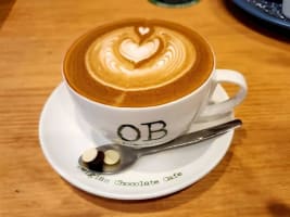 Oliver Brown Franchise Cafe in Shopping Centre!