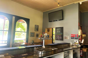FREEHOLD - Royal Hotel, Adelong NSW - 1P0607
