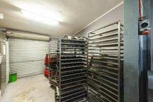 Hs06utcbziwpemuorq1y